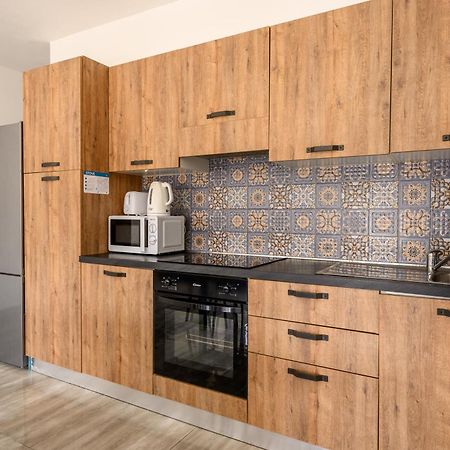 F11 Room 2, Private Room Two Single Beds Shared Bathroom In Shared Flat Msida Bagian luar foto