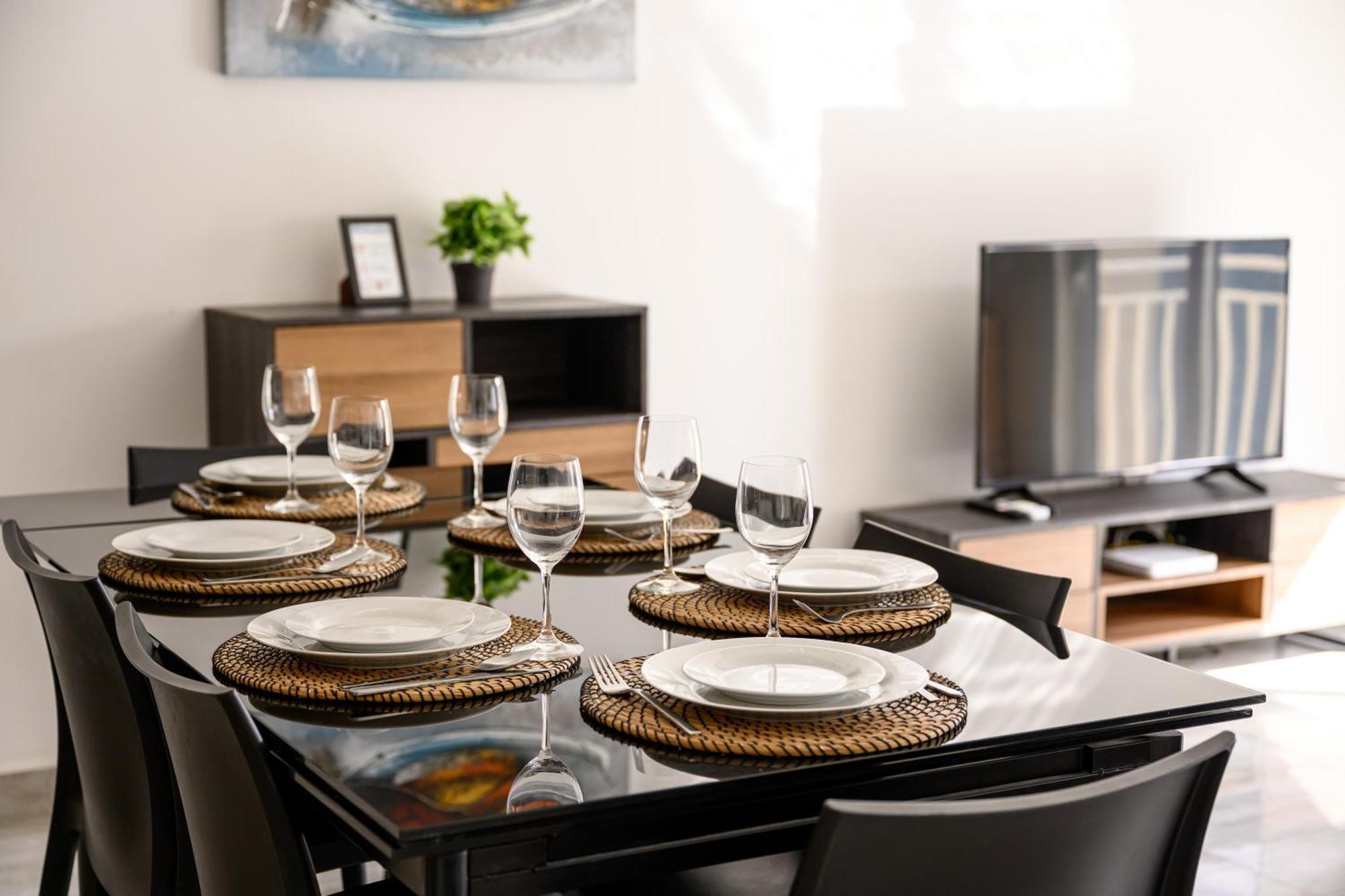 F11 Room 2, Private Room Two Single Beds Shared Bathroom In Shared Flat Msida Bagian luar foto
